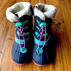 Thermolight girls snow boots. Size 9